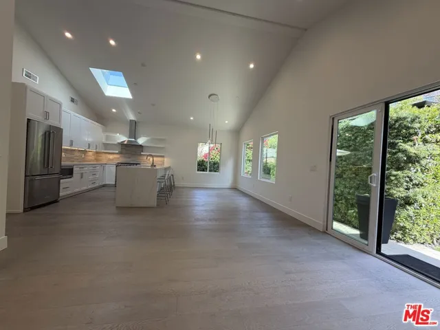 15122 Morrison Street, Sherman Oaks, California 91403