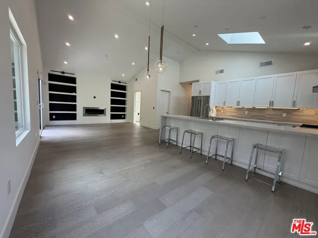 15122 Morrison Street, Sherman Oaks, California 91403