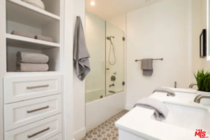 15122 Morrison Street, Sherman Oaks, California 91403