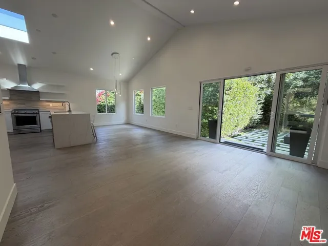 15122 Morrison Street, Sherman Oaks, California 91403