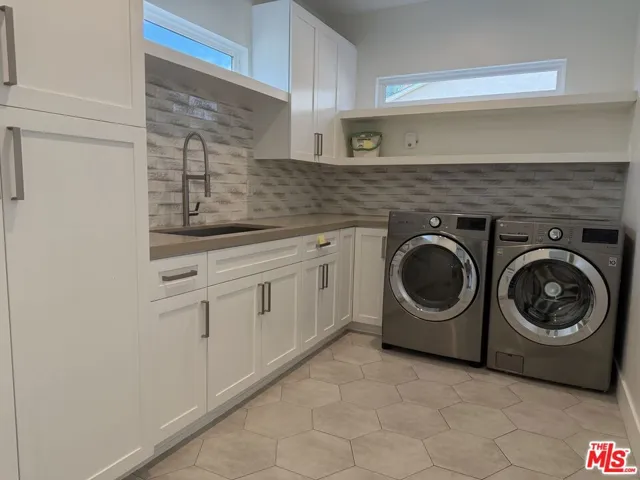 15122 Morrison Street, Sherman Oaks, California 91403