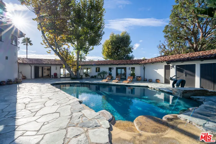 21607 Rambla Vista Drive, Malibu, California 90265