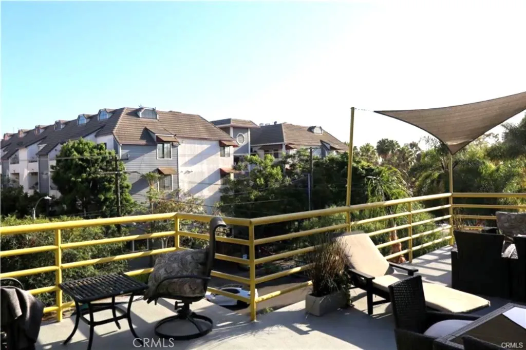 Roof Top Lounge