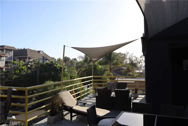 Roof Top Lounge