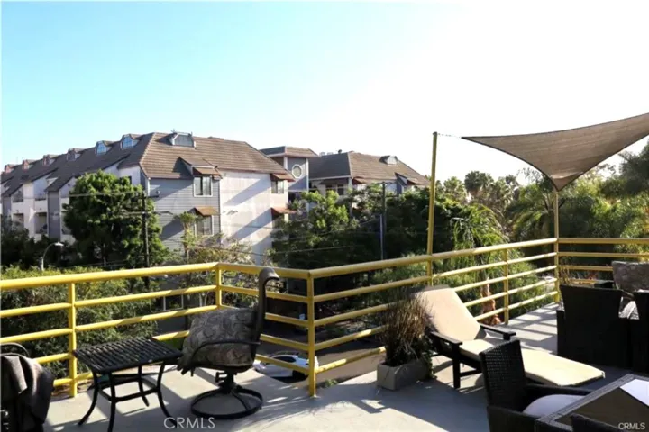 Roof Top Lounge