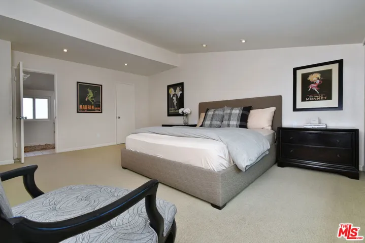 6041 Ellenview Avenue, Woodland Hills, California 91367