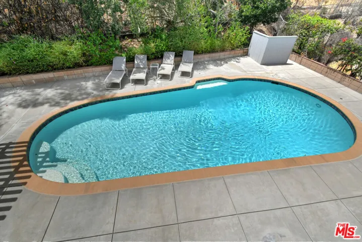 6041 Ellenview Avenue, Woodland Hills, California 91367