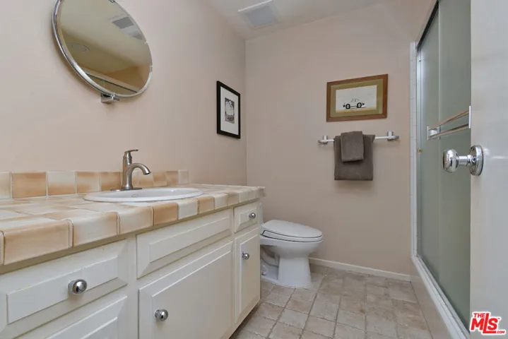 6041 Ellenview Avenue, Woodland Hills, California 91367