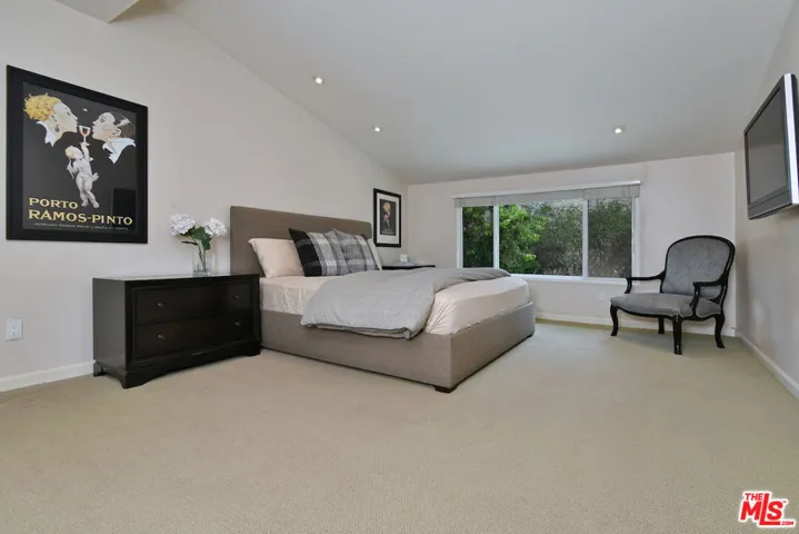 6041 Ellenview Avenue, Woodland Hills, California 91367