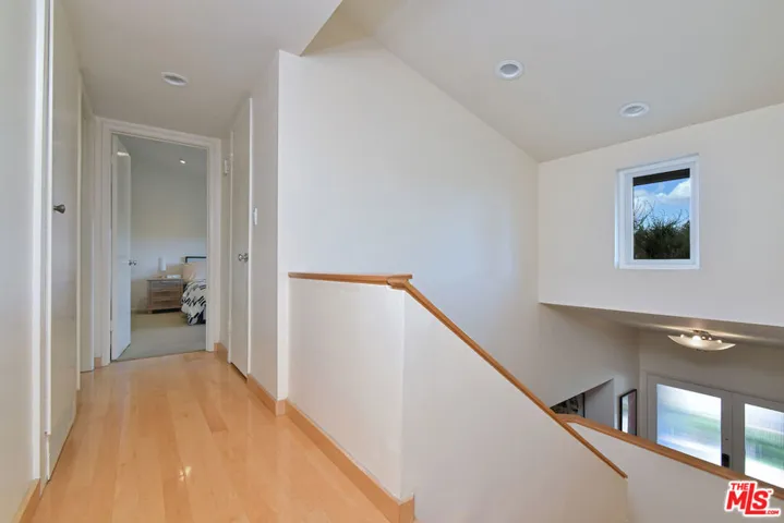 6041 Ellenview Avenue, Woodland Hills, California 91367