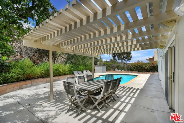 6041 Ellenview Avenue, Woodland Hills, California 91367