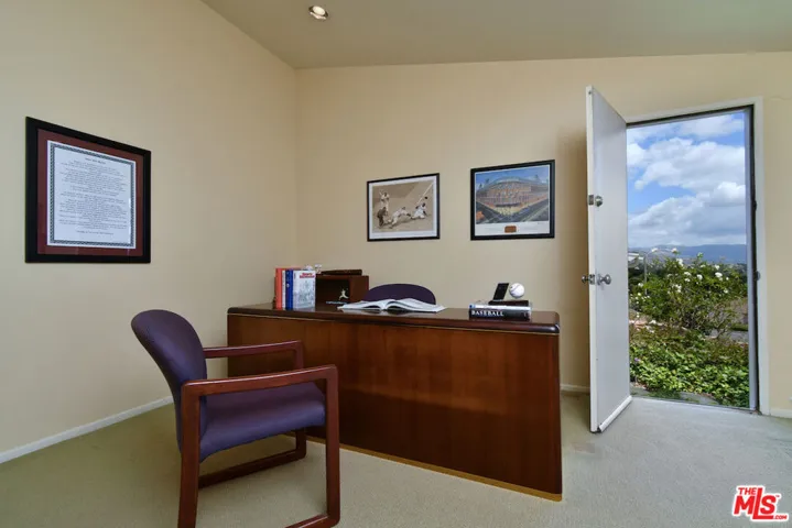 6041 Ellenview Avenue, Woodland Hills, California 91367