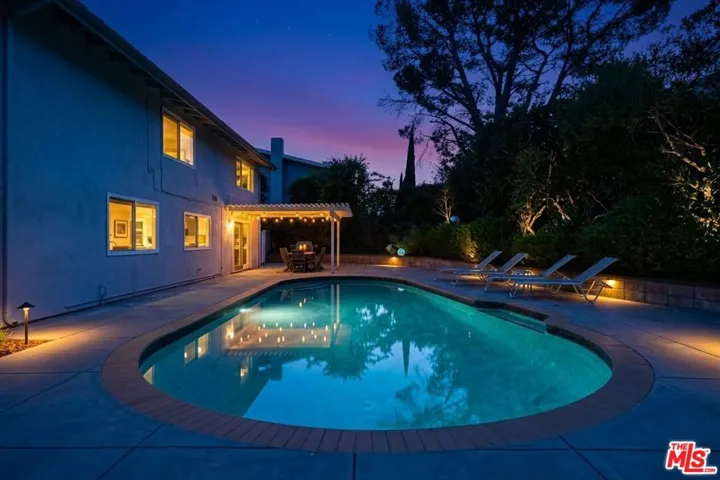 6041 Ellenview Avenue, Woodland Hills, California 91367