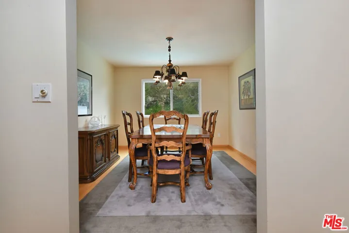 6041 Ellenview Avenue, Woodland Hills, California 91367