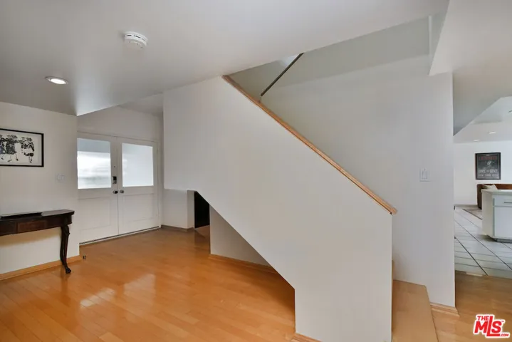 6041 Ellenview Avenue, Woodland Hills, California 91367