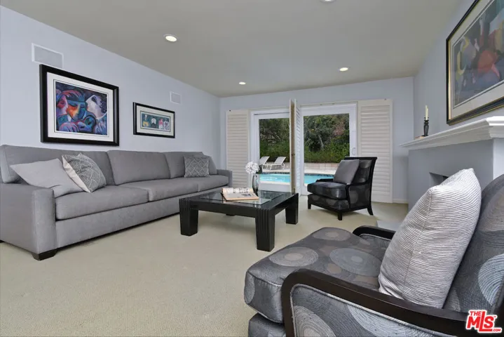 6041 Ellenview Avenue, Woodland Hills, California 91367