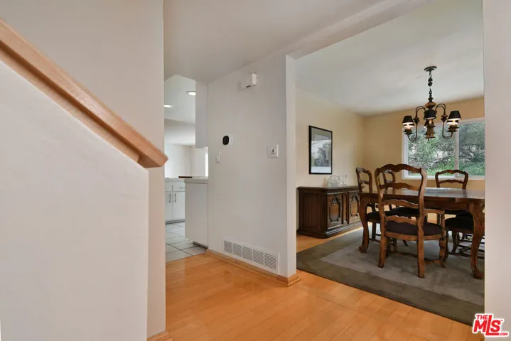 6041 Ellenview Avenue, Woodland Hills, California 91367