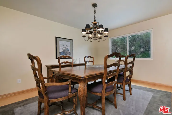 6041 Ellenview Avenue, Woodland Hills, California 91367