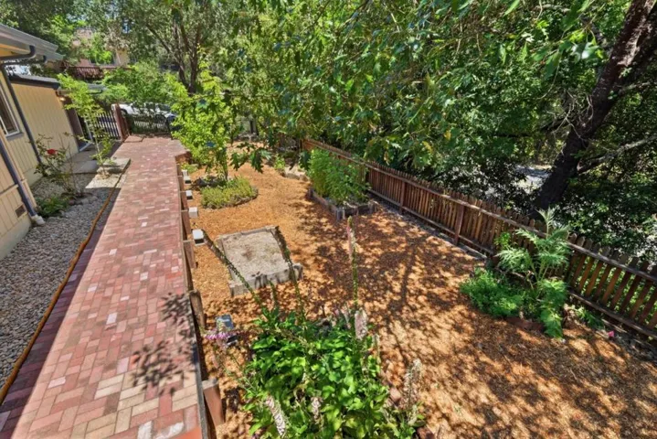 111 Greenview Drive, Boulder Creek, California 95006
