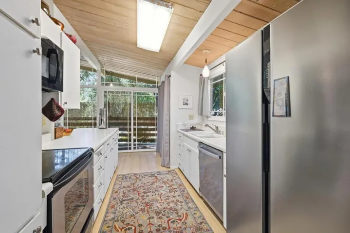 111 Greenview Drive, Boulder Creek, California 95006