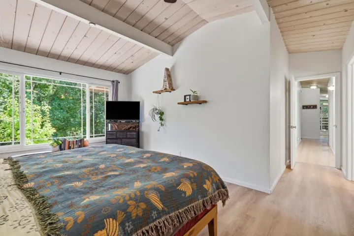 111 Greenview Drive, Boulder Creek, California 95006