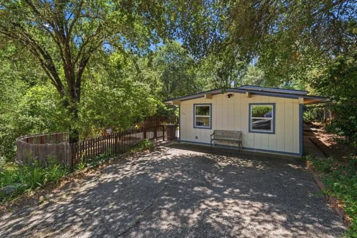 111 Greenview Drive, Boulder Creek, California 95006