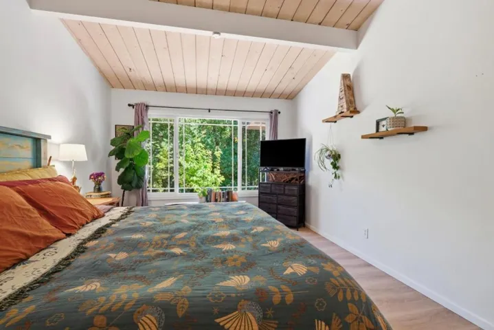111 Greenview Drive, Boulder Creek, California 95006