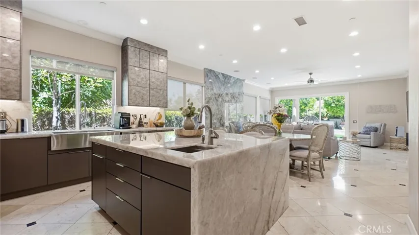 Huge Counter for dinner entertaining