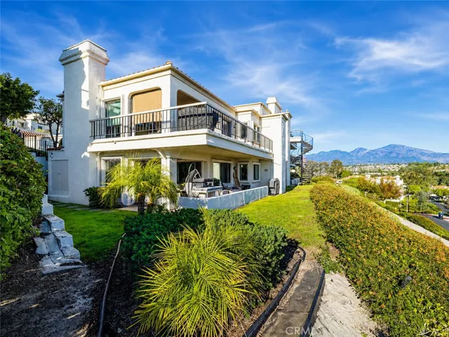 Private corner unit with lake and mountain views