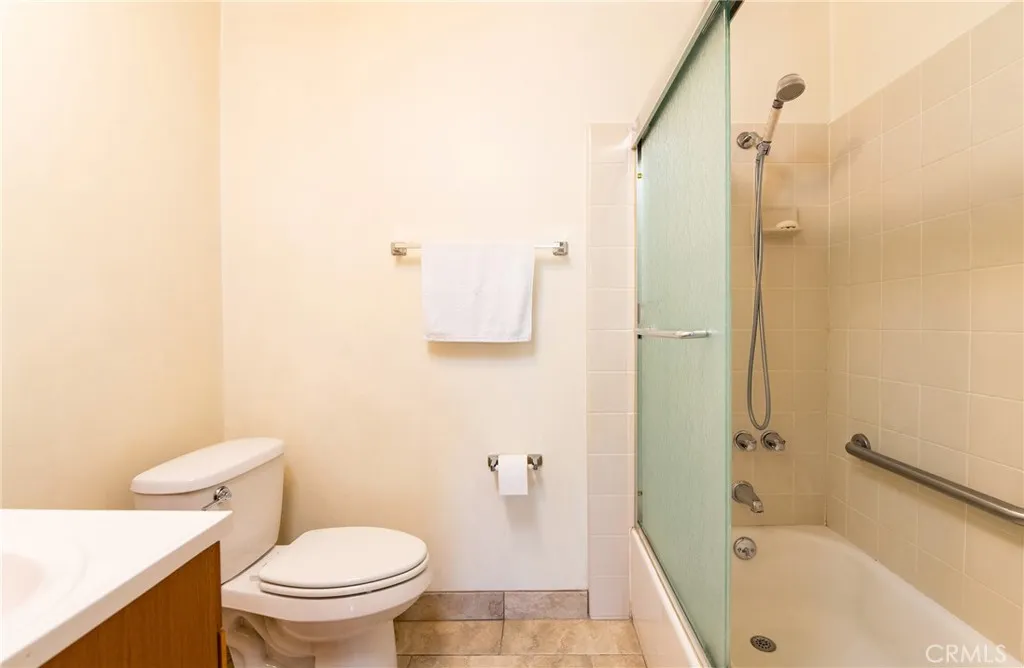 Bonus Room - Master Suite full bathroom.