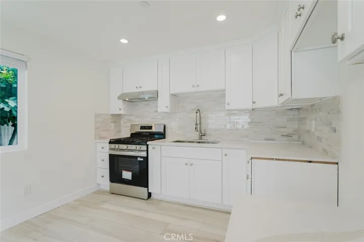 1232 Allen Avenue, Glendale, California 91201