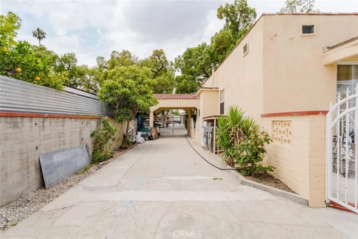 1232 Allen Avenue, Glendale, California 91201