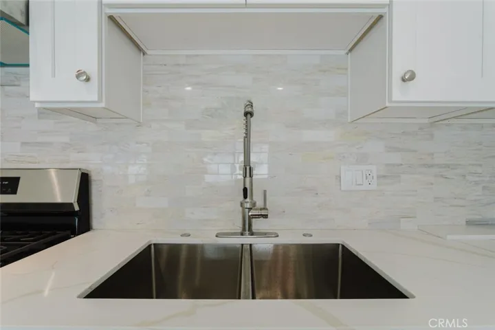 1232 Allen Avenue, Glendale, California 91201