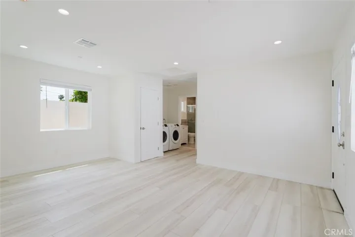 1232 Allen Avenue, Glendale, California 91201