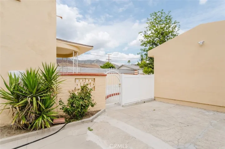 1232 Allen Avenue, Glendale, California 91201