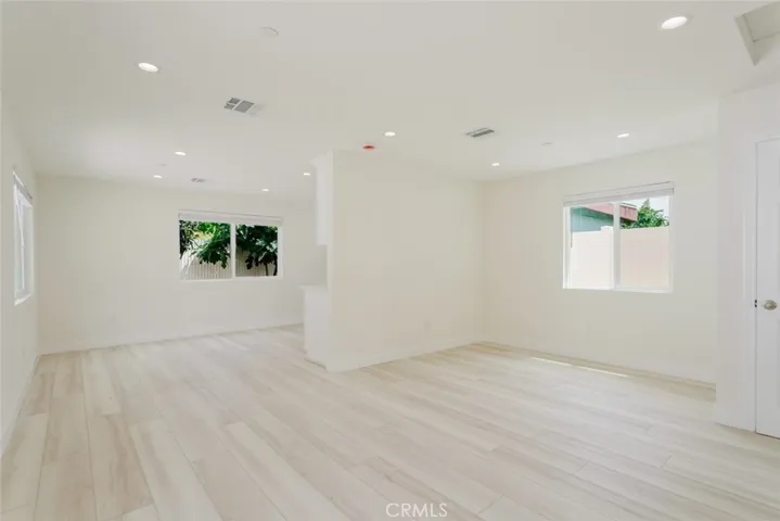 1232 Allen Avenue, Glendale, California 91201