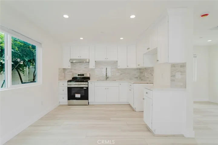 1232 Allen Avenue, Glendale, California 91201