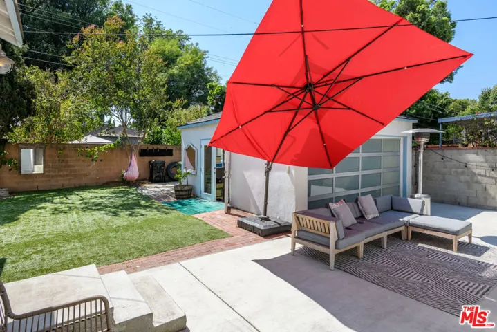 6601 Rubio Avenue, Lake Balboa, California 91406