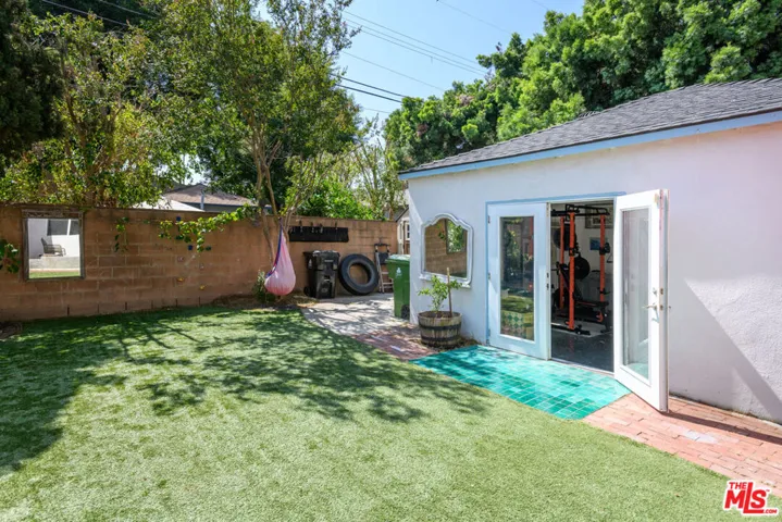 garage/ office