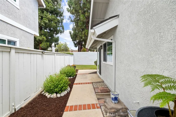 14 Aldergrove, Irvine, California 92604
