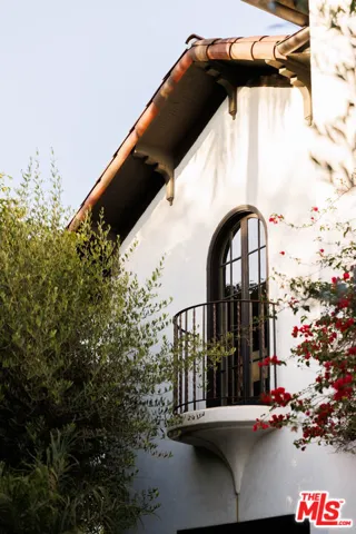 2230 Nottingham Avenue, Los Angeles, California 90027