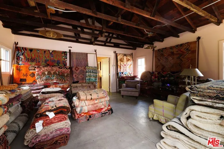 2230 Nottingham Avenue, Los Angeles, California 90027