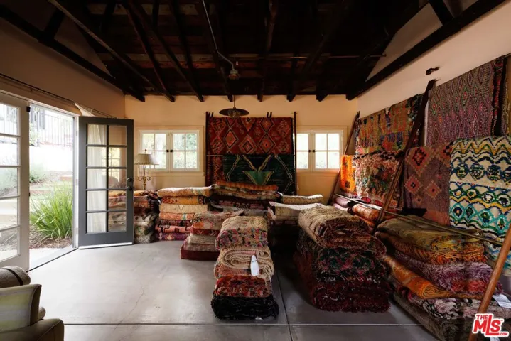 2230 Nottingham Avenue, Los Angeles, California 90027