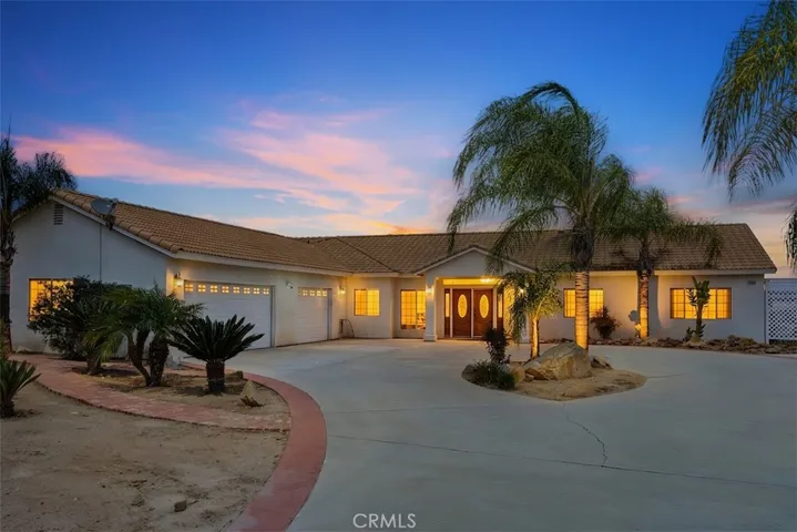 Just what you're waiting for...single story, stunning view, and a sparkling pool. Welcome home!