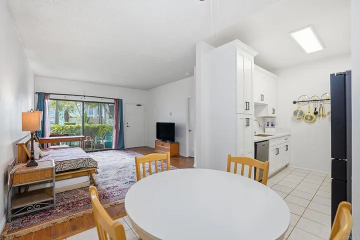 8310 Regents Road 1e, San Diego, California 92122