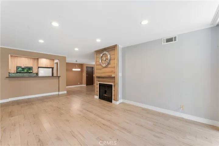 16866 Kingsbury 107, Granada Hills, California 91344
