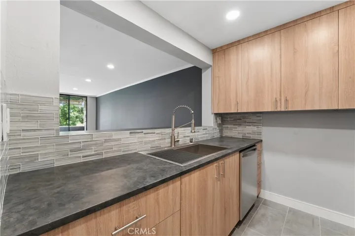 16866 Kingsbury 107, Granada Hills, California 91344