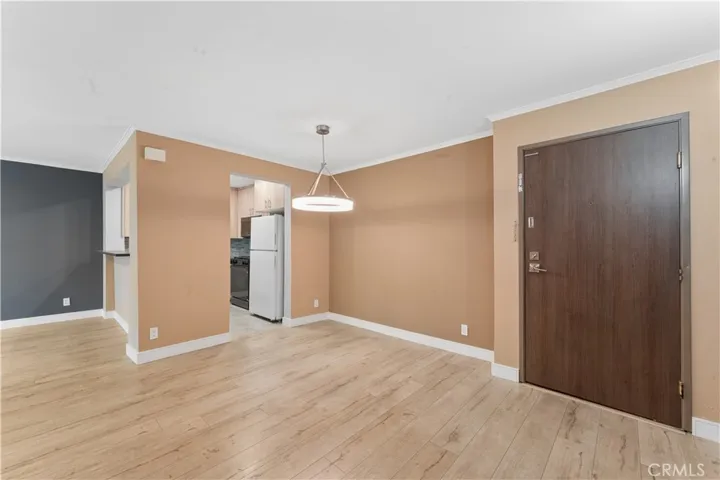 16866 Kingsbury 107, Granada Hills, California 91344