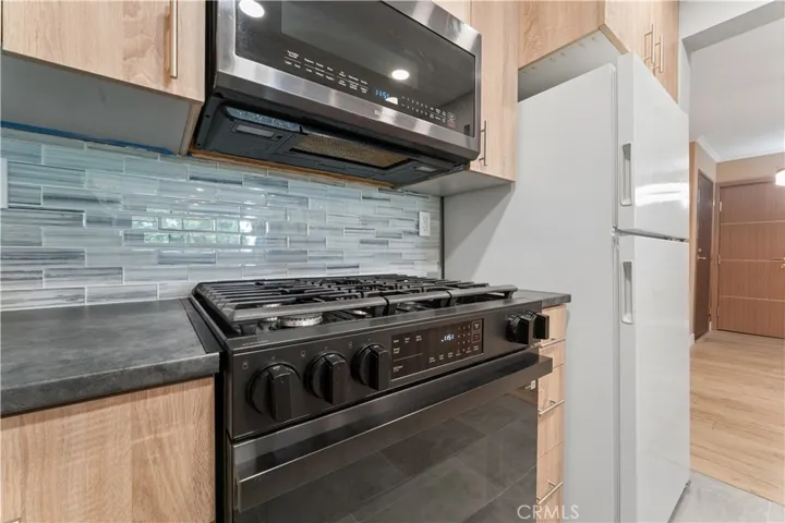 16866 Kingsbury 107, Granada Hills, California 91344