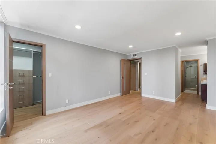 16866 Kingsbury 107, Granada Hills, California 91344